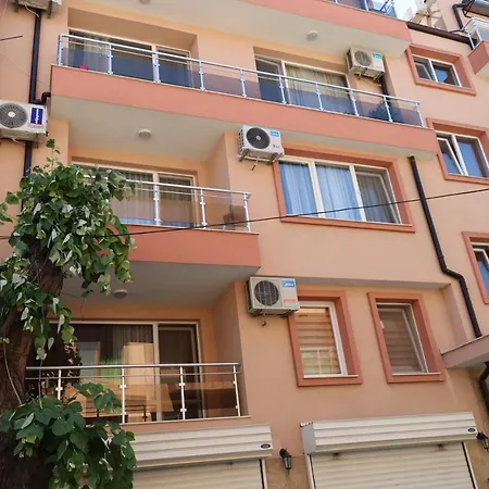 зевс Apartment *