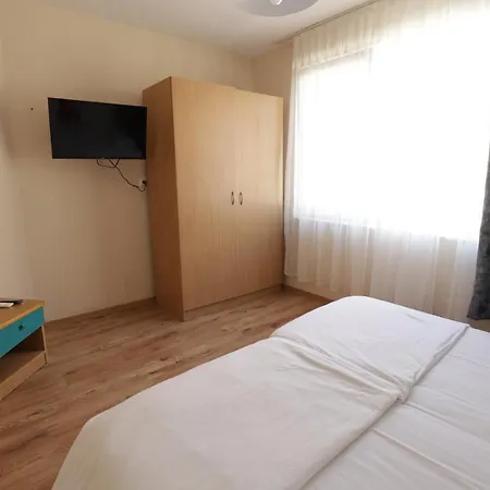 зевс Apartment *