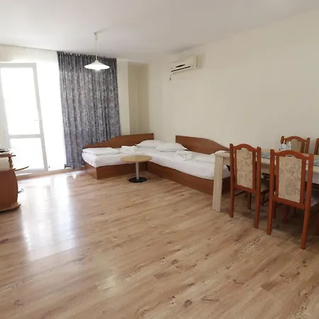 зевс Apartment *